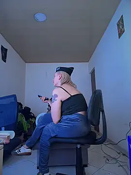 MARILYNKOVANOVA Adlı Modelin Canlı XXX Sohbeti