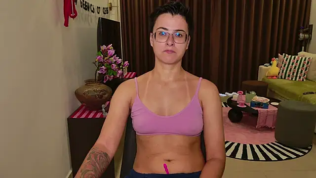 Chat +18 de SashaNotFound ao vivo