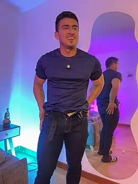 Chris_Clarck Adlı Modelin Canlı XXX Sohbeti