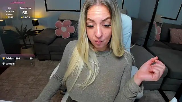 ElyssaVibe Chat XXX in diretta