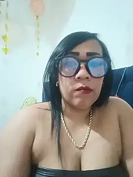 OliviaWilliamm Adlı Modelin Canlı XXX Sohbeti