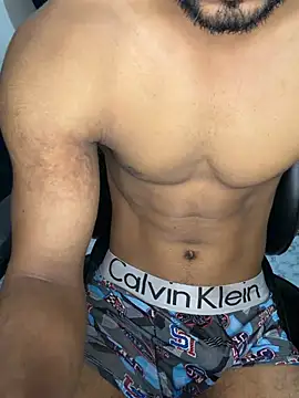 Fitboy07 Adlı Modelin Canlı XXX Sohbeti