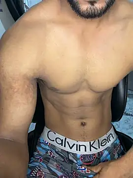XXX chat uživo modela Fitboy07
