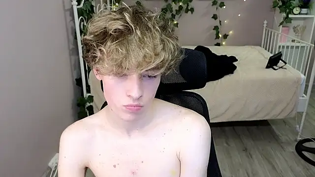 kevingarsiaa Adlı Modelin Canlı XXX Sohbeti