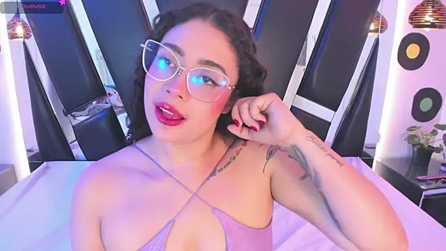 antonelllepiercee's Live XXX Chat
