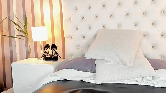 Chat XXX ao vivo de Mia-Stones