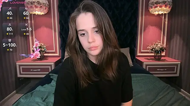 CanabebeBev Adlı Modelin Canlı XXX Sohbeti