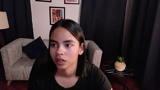 ChloeHerrera's Live XXX Chat