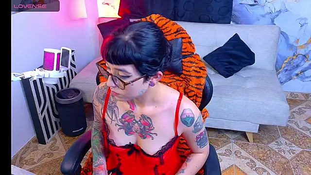 nova_kitttyy's Live XXX Chat
