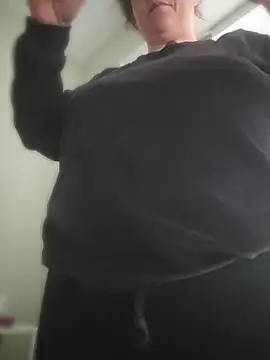 julimonroe Chat XXX live