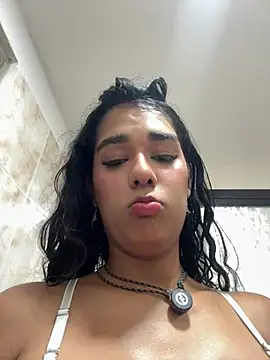 Chat XXX en directo de EmmaRoux_