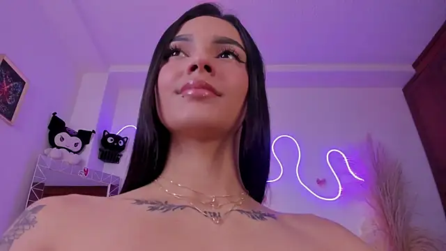 Chat XXX ao vivo de CarolineEvanss_11