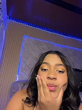 Saraa_M's Live XXX Chat
