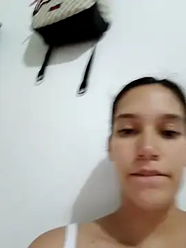 RAMONA_and_ROGER Chat XXX in diretta