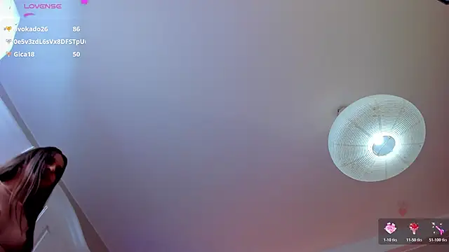 AnyssiaのライブXXXチャット