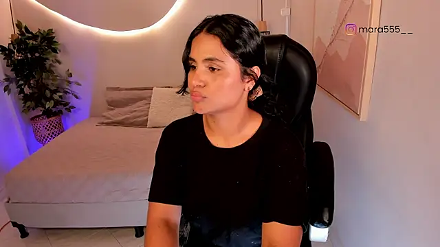 Mara__05 লাইভ XXX চ্যাট