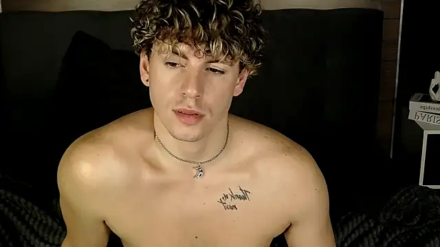 Chatroom XXX en direct de ConnorBlake