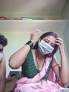 married_couple1111's Webcam Show