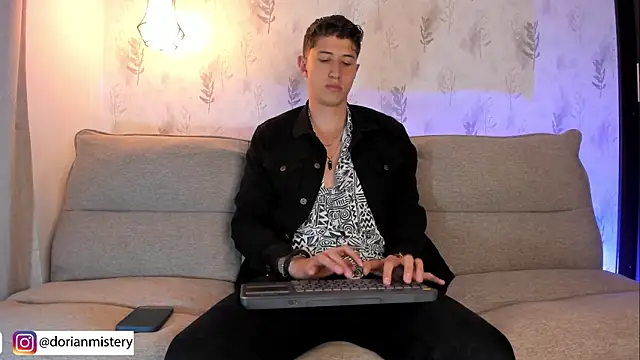 Dorianmistery2322_ XXX чат на живо