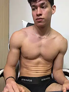 Онлайн чат XXX Luke_Muscle