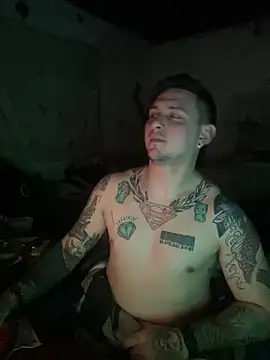 XXX chat uživo modela SantyPlayBig