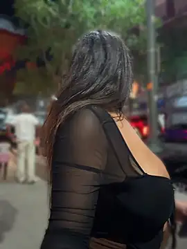 XXX chat uživo modela Bigbuttbrooklynn