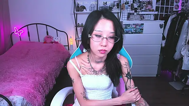 ashleywowmeow Live XXX-Chat