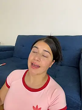 KallyMyller1 Adlı Modelin Canlı XXX Sohbeti