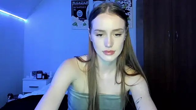 tinyglow's Live XXX Chat