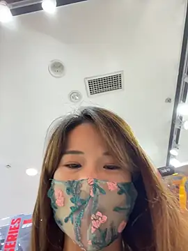 kiss_loo live XXX chat