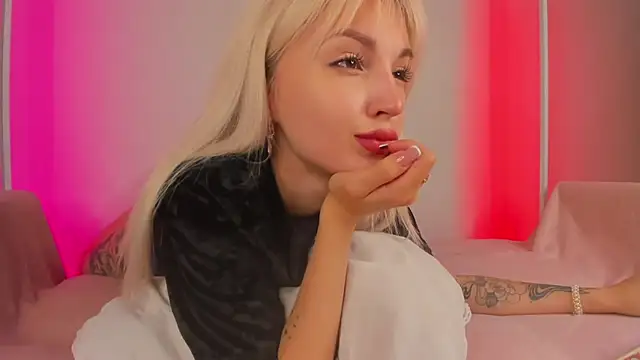 LisaFoxyMe Chat XXX live
