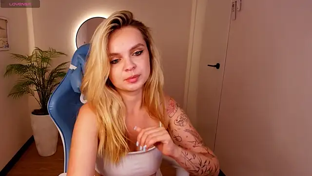 LanaR0se Chat XXX live