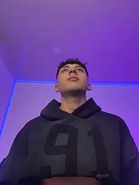 Chat +18 de OLIVER_K ao vivo