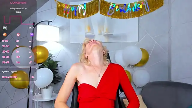 Онлайн чат XXX Julie_Lucas