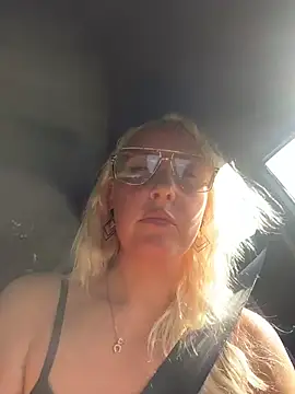 XXX chat uživo modela MerlinDave