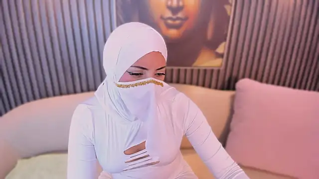 juli_thali's Live XXX Chat