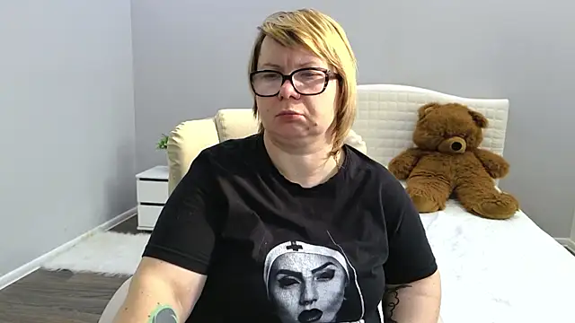BonnnyBoobsy Chat XXX in diretta