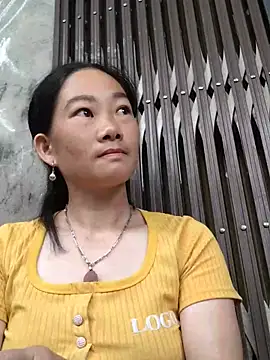 gio-thu's Live XXX Chat