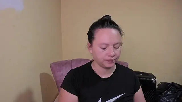 lauraguzman's Live XXX Chat