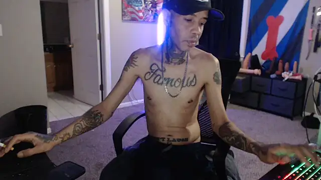 Michigan9000 Chat XXX in diretta