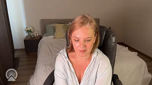 Онлайн чат XXX GeniusJinx