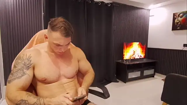 YourHotGreg Adlı Modelin Canlı XXX Sohbeti