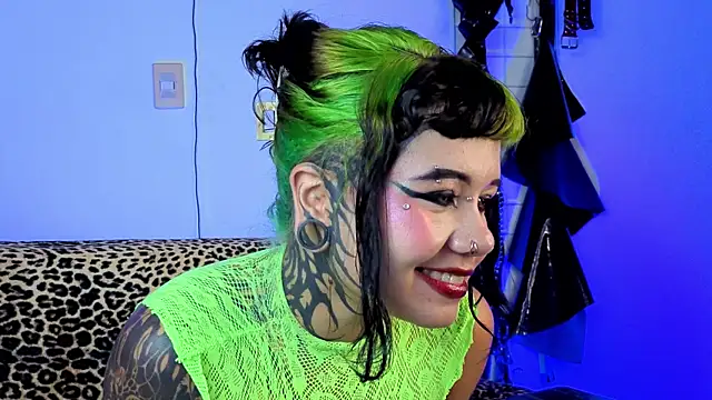 irregular_fetish_ Adlı Modelin Canlı XXX Sohbeti