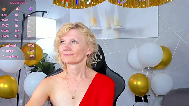 Julie_Lucasn Live XXX chat