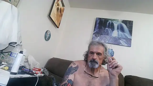 Czat XXX na żywo – Harley1414Vicky