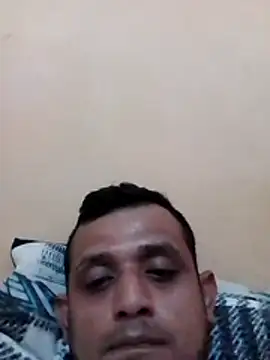Giomoreno666: διαδικτυακό σόου στην κάμερα
