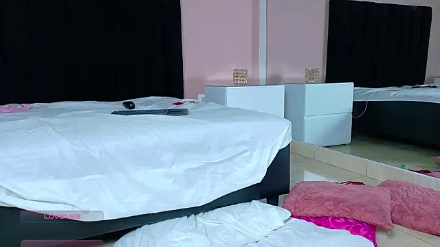 Chat XXX Live MILA_AND_COTI