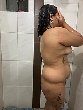 sarah12333のライブXXXチャット