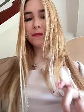 MarlboroWeb's Live XXX Chat
