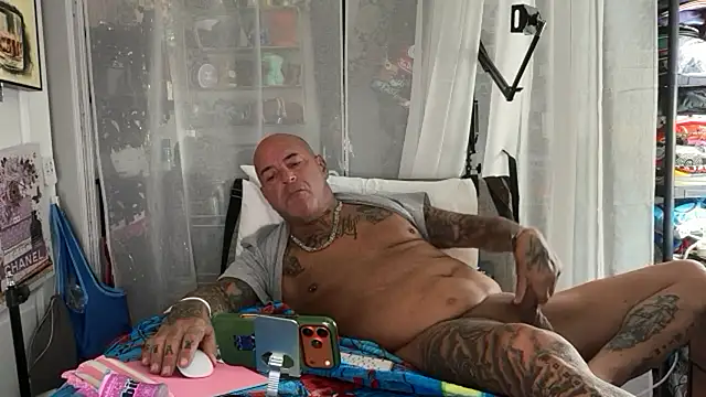 Czat XXX na żywo – lovetatts64
